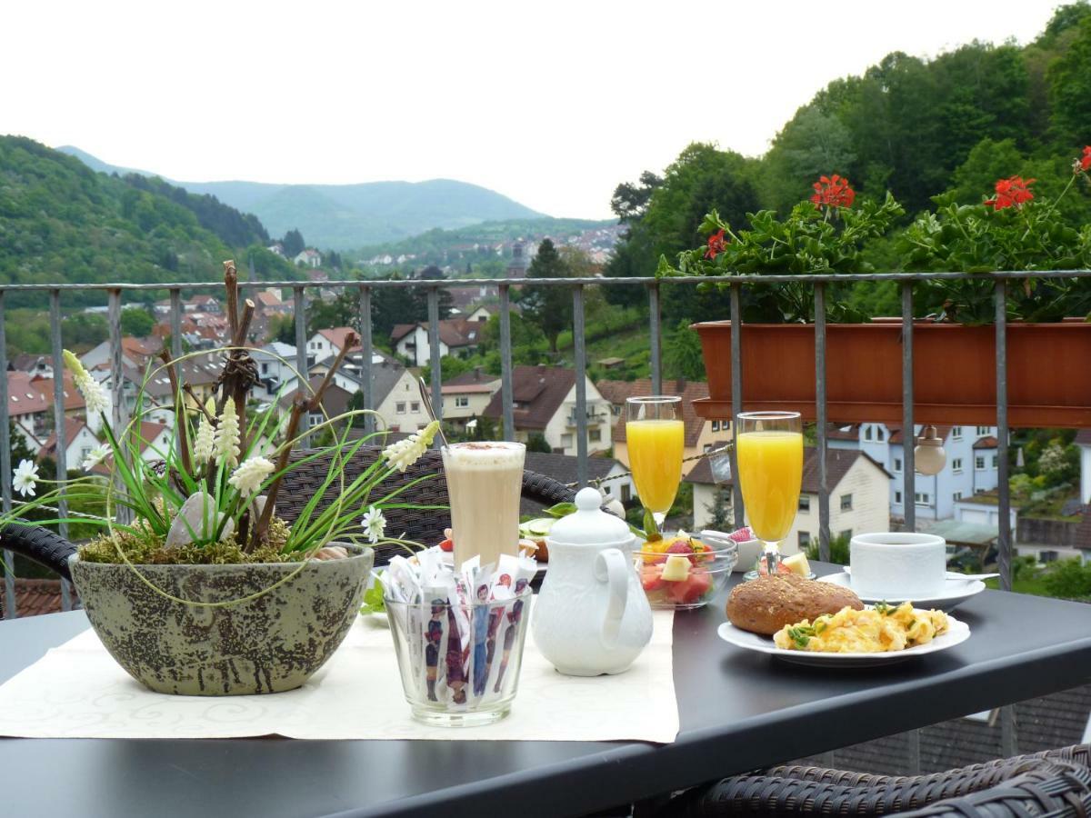 Pension Bergterrasse Аннвайлер-ам-Тріфельс Екстер'єр фото